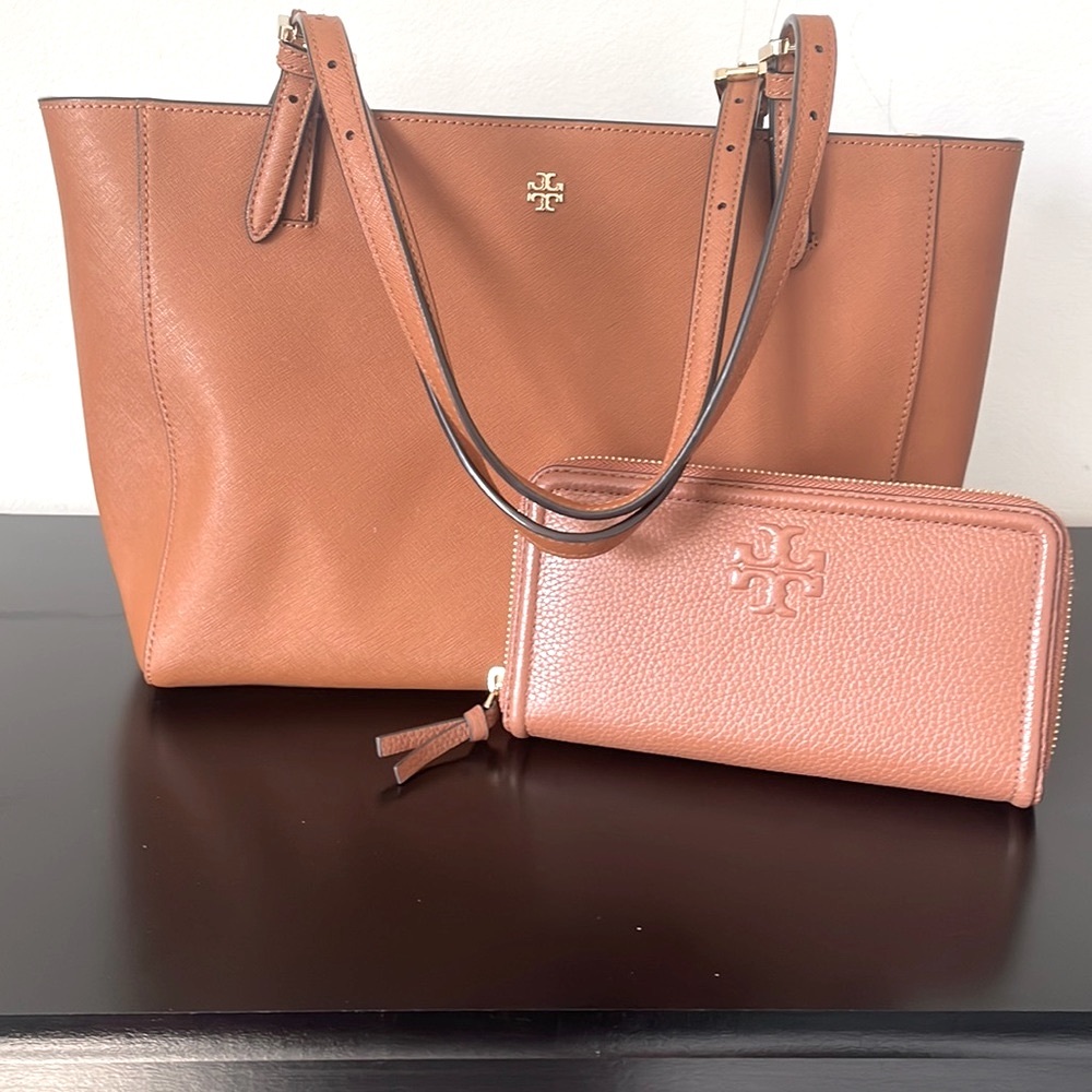 Tory Burch bag with wallet